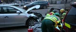 Två till sjukhus efter trafikolycka