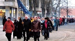 1000 personer marscherade för fred