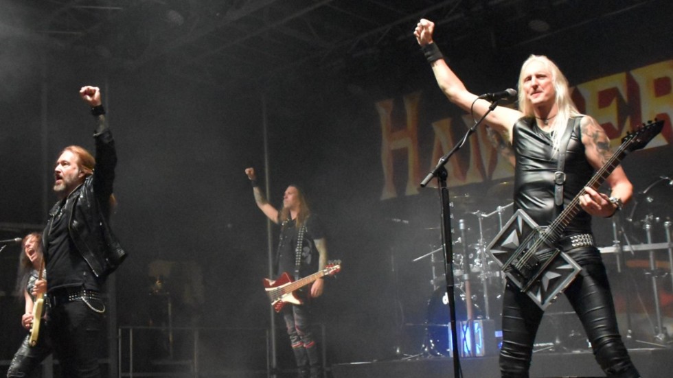 Det var full kraft i hammaren när Hammerfall ekade genom hela Finspång.