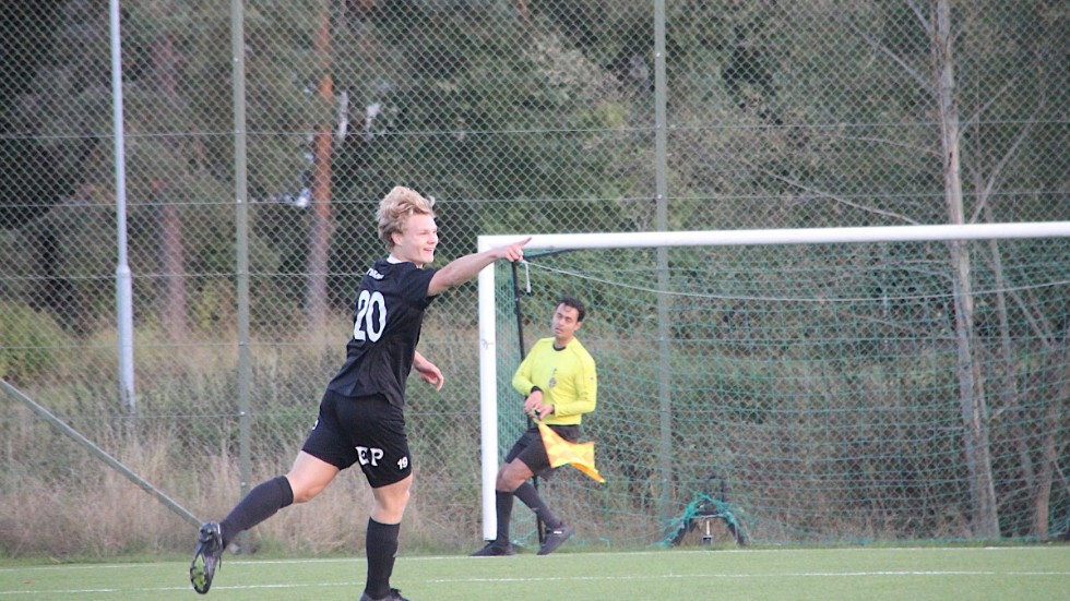 Nelton Beckeld, Fanna BK:s 17-årige löfte gjorde en ny stark insats och fick visa vägen med 1-0-målet hemma mot Uppsala Kurd. "Jag gjorde mål på dom förra året i trean, också", säger han. 
