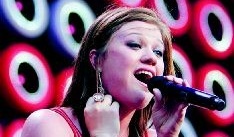 Kelly  
Clarkson