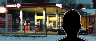 Nya uppgifter om våldsamma rånet på Circle K – slog personal i ansiktet och vevade med spade: ”Säger att han har ett vapen”