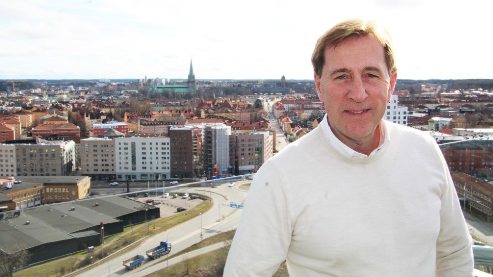 "Om ingen vågar satsa i sämre tider så riskerar vi att hamna i ett läge med ökad bostadsbrist när konjunkturen vänder.", säger Stångåstadens vd Fredrik Törnqvist 