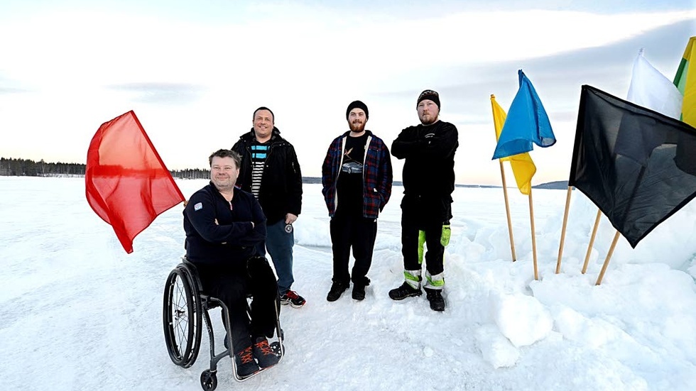 Premiär. Fixar arrangemanget gör Hans Rönnlund, Magnus Sandström, Anders Persson, Henrik Sandberg och de andra i Morjärvs MS.