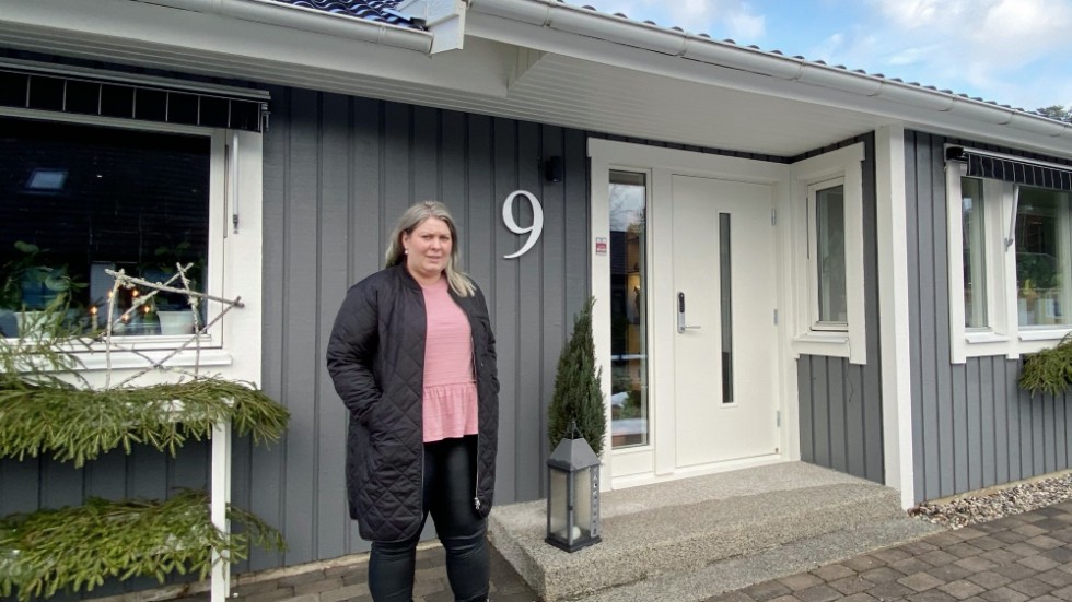Matilda Björson och maken Adam köpte den gråa villan i augusti 2014. Sedan dess har de renoverat huset två gånger. 
