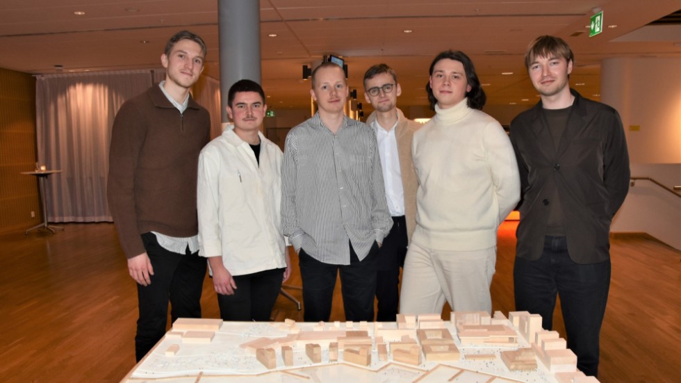 På tisdagen presenterade sex arkitektstudenter på Chalmers ett förslag på hur Norra hamn kan utvecklas i framtiden. Ulrik Brokvist, Jakob Elfström, Oskar Gideon Lundqvist, Vilhem Anderson, Philip Johansson och Ludvig Jönsson. 