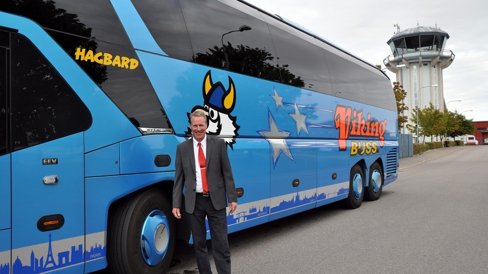 Stefan Wärnholm, VD på Vikingbuss och busschaufför anlände till Norrköping i god tid. Foto: Tommy Pettersson