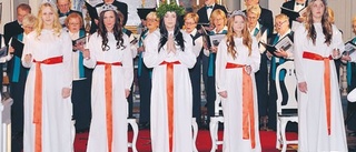 Gabriella spred ljus i kyrkan