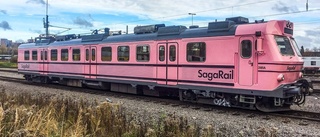 Rosa tåg trafikerar länet