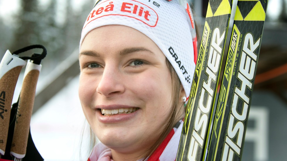 Trea fredag och till semifinal i tuff konkurrens lördag. Piteås Sofia Henriksson visar fin form i skidspåret.