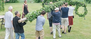 Midsommarstången restes vid Krön