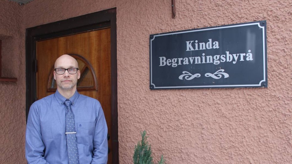 David Carlsson lämnar nu pastorsyrket för begravningsbyrån i Kisa