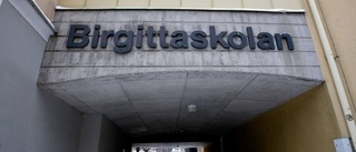 Fortsatte att besöka skola trots avstängning – döms för brott 