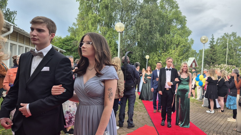 Edvin Johansson och Frida Lång i förgrunden med Ivar Taavo och Liv-Marit Bakke i bakgrunden.