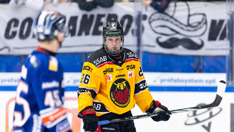 "Det har varit en häftig säsong. Jag hade som mål att göra lite mer poäng än jag gjorde säsongen innan. Så småningom kom ju också poängen", säger Oliwer Sjöström.