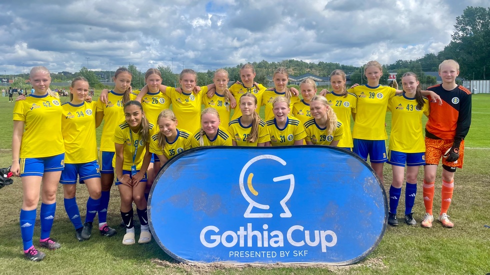 Sunderby SK:s flickor 15 är vidare till A-slutspelet i Gothia Cup.