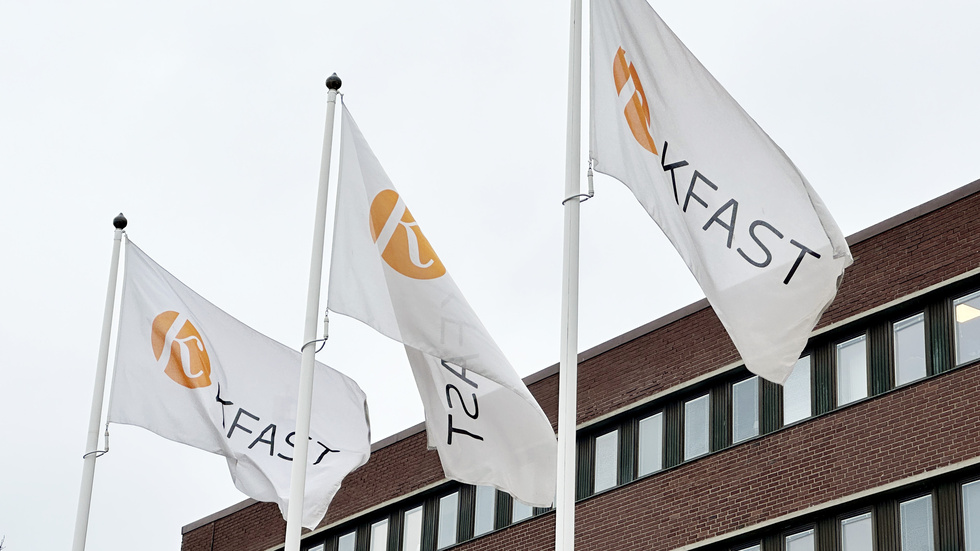 Enligt Hem och Hyras kartläggning om hur olika hyresvärdar arbetar använder Kfast långt gångna metoder för att komma åt otillåten andrahandsuthyrning – men enligt Kfast själva stämmer inte metoderna och  menar att frågorna var luddigt formulerade. Ett uttalande Hem och Hyras journalister nu reagerar på.