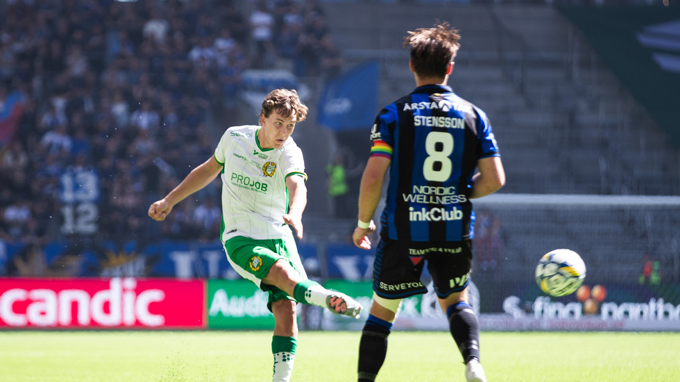 Hammarby och Hampus Skoglund besegrade Sirius och Daniel Stensson under eftermiddagen. Hemmalaget vann till sist med 3-0.