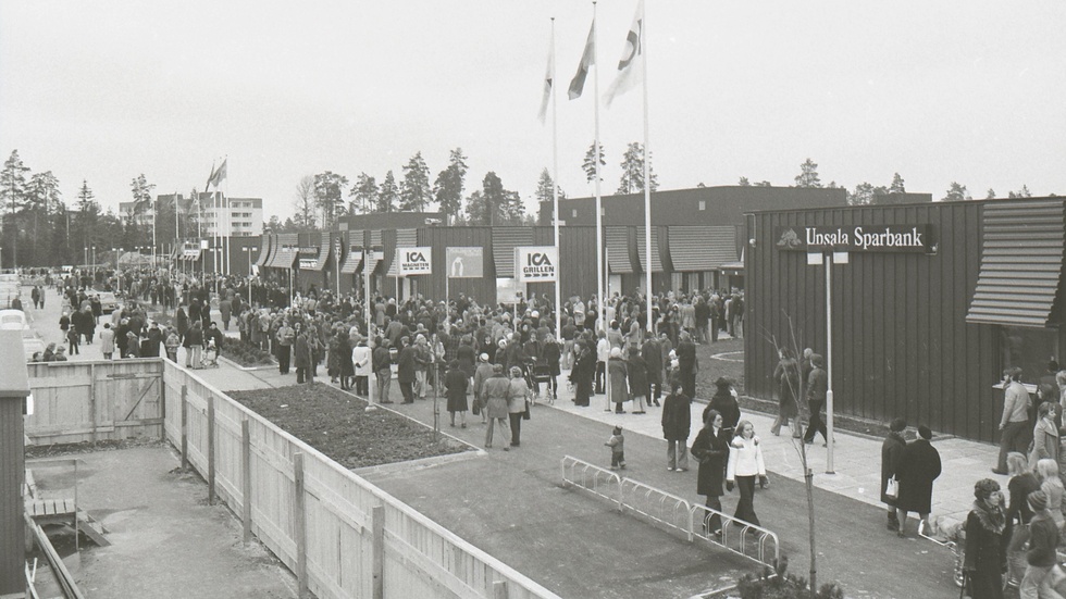 Gottsunda centrum invigdes 1974. Bilden är från Sture Carlssons bildarkiv vid föreningen Företagens historia i Uppsala län.