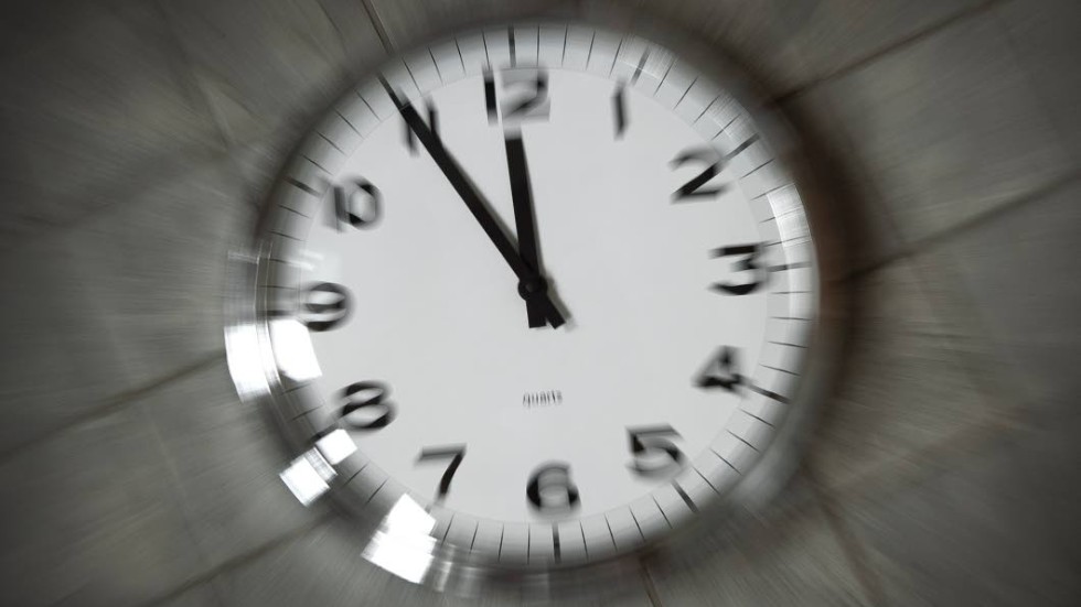 Det senaste året har kvinnor i Södermanlands län i snitt varit sjukskrivna med sjukpenning 15 dagar och män 7,9 dagar.