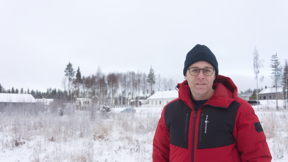 Samuel Ek, gruppledare för Kristdemokraterna i Luleå, anser att kommunen borde utvärdera vad avsmalnade villagator innebär, innan man fortsätter med förfarandet.