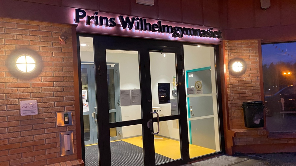 Kommunen lägger ner det samhällsvetenskapliga och naturvetenskapliga programmet på Prins Wilhelmgymnasiet för att spara pengar.