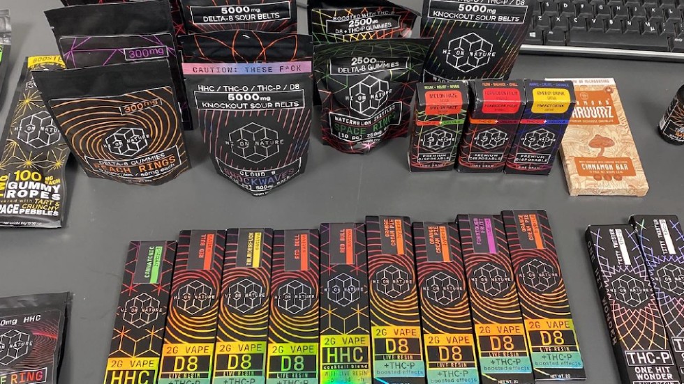 I sportprofilens bostad påträffades mängder med cannabisprodukter.