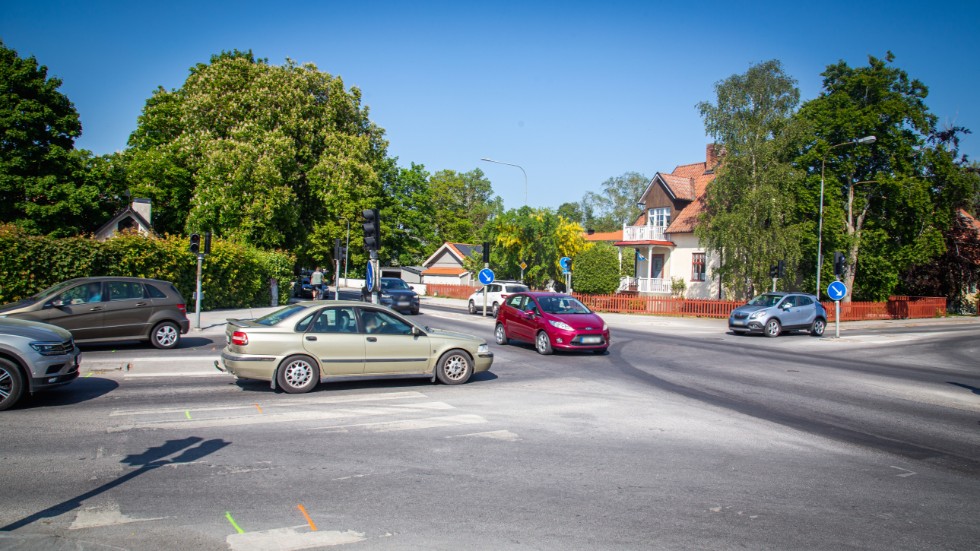 "Jag är inte emot att sätta upp nya trafikljus om det är den bästa lösningen, under förutsättning att det ryms inom budget och inte strider mot lagar/regler".