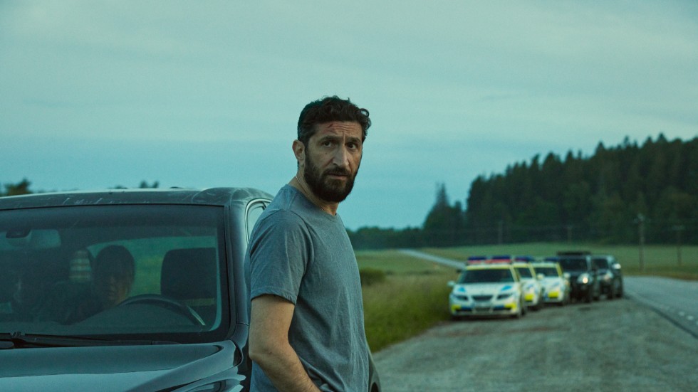 Fares Fares spelar själv en av huvudrollerna i filmen "En dag och en halv" som är den prisade skådespelarens debut som filmregissör.