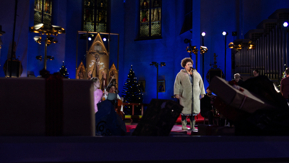 Loulou Lamotte repade i Luleå Domkyrka under måndagskvällen. På tisdag väntar två tv-inspelningar inför publik.