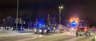 Trafikolycka mellan flera fordon i korsning        