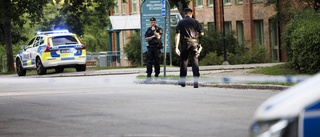 Ung man anhållen för mord vid skola