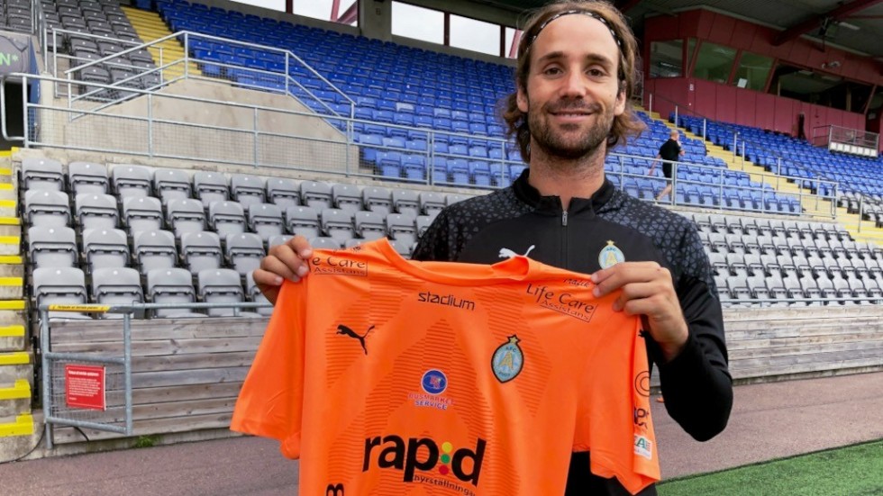Sergio Mendigutxia Iglesias är klar för AFC.