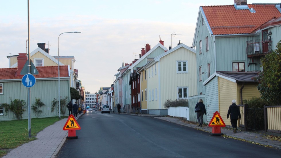 Någon cykelbana blir det inte på Hamngatan, däremot kommer gatan både bli enkelriktad och del i ett gångfartsområde som sträcker sig från Stenhamra till Stadsparken.