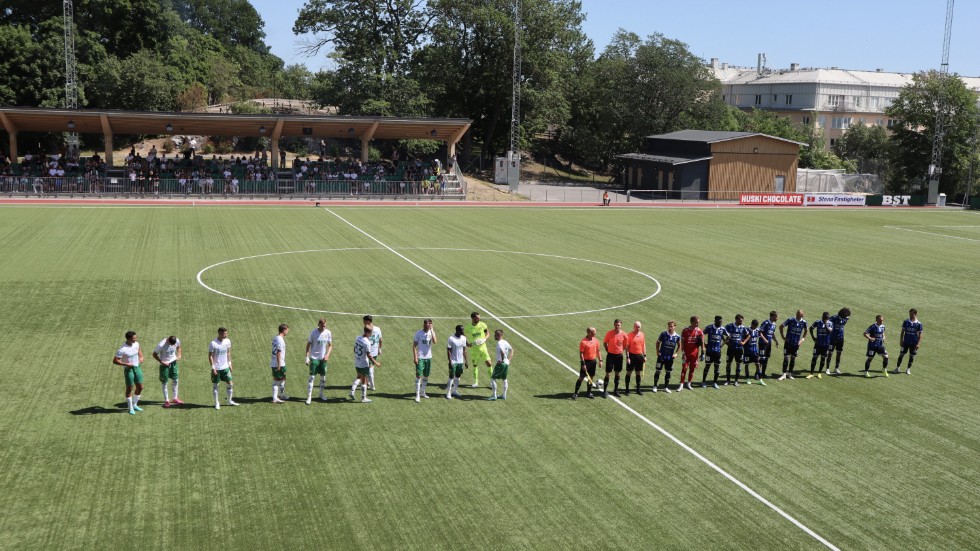 Lagen är redo för att möta varandra i en träningsmatch.