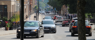 Drottninggatan har öppnat för biltrafik