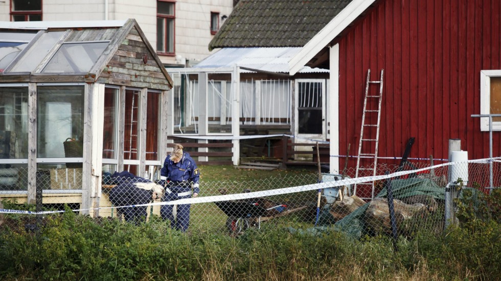 Spåren efter Maud Johansson slutade vid en hyresfastighet i Godegård. Fem år senare hittades hennes kvarlevor nedgrävda på tomten.