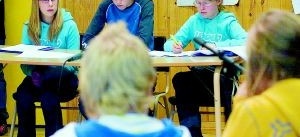 Rättegång i skolan efter besök i tingsrätten