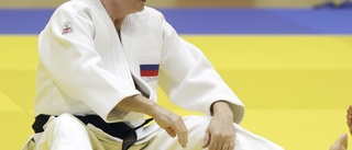 Putin fråntas sitt svarta bälte i taekwondo