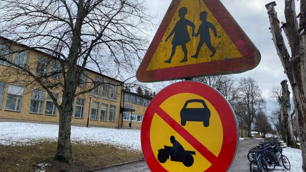Antalet kränkningsanmälningar på Alléskolan årskurserna 4-6 har ökat kraftigt. Flertalet handlar om verbala kränkningar, men här finns också fysiska kränkningar som slagsmål med strypgrepp och knuffar samt psykiska kränkningar.