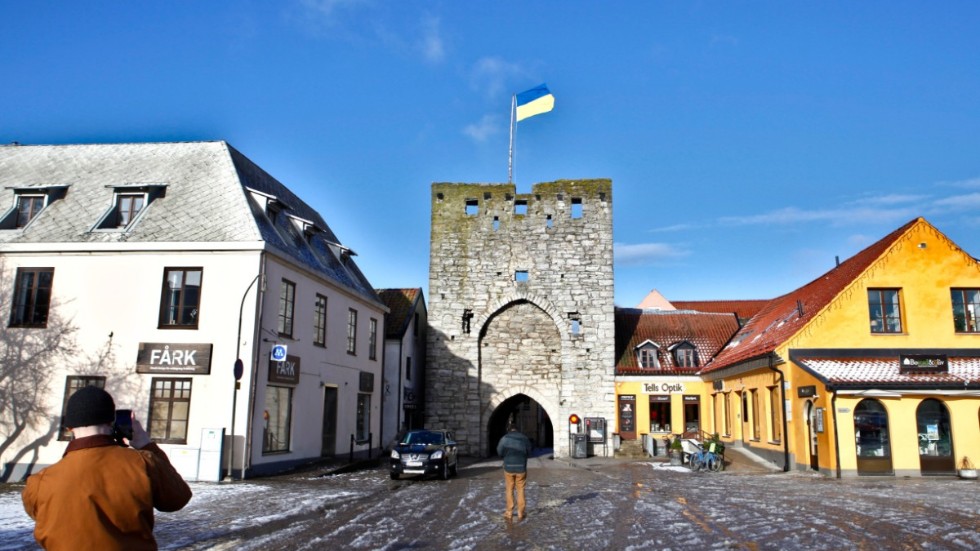 Ukrainsk flagga på Österport. 
