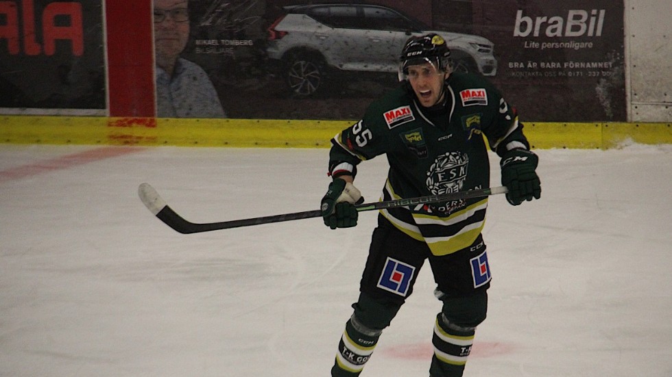 Robin Nilsson, den 31-årige backen med stor allsvensk rutin, tar över kaptensbindeln i ESK hockey efter Jesper Bärgård som slutat.