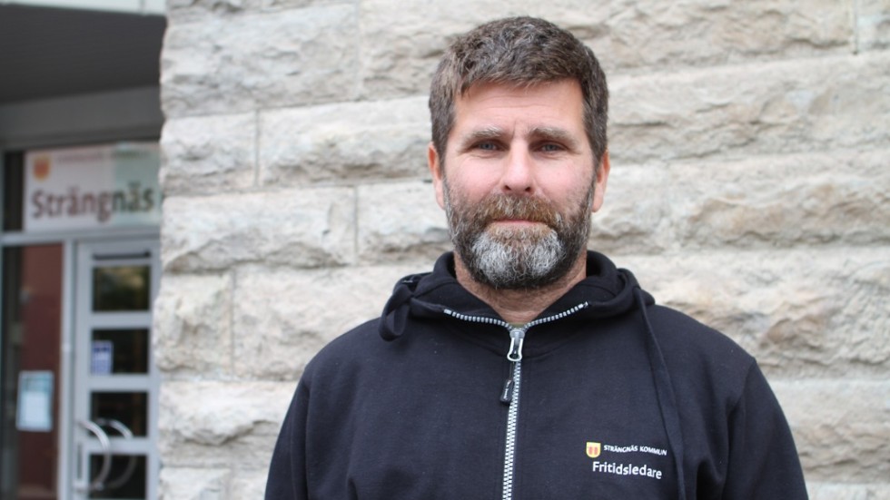 "Vi har inte velat begränsa hur många som får komma för vi vill ju att alla ska komma", säger Marcus Delving, chef för kommunens fritidsgårdar. Strängnäs fritidsgård är öppen tisdag till fredag varje vecka.