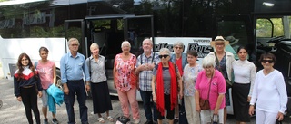 De tog bussen till Folkströms kyrka