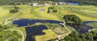 Skyfallen skapar problem för golfklubbarna 