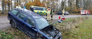 Drogpåverkad körde i diket vid sjö