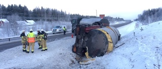 Tankbil välte – stopp i trafiken hela dagen