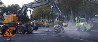 Här påverkas trafiken av asfaltsarbete