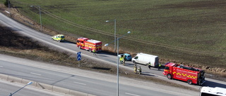 Tre personer drabbade i trafikolycka