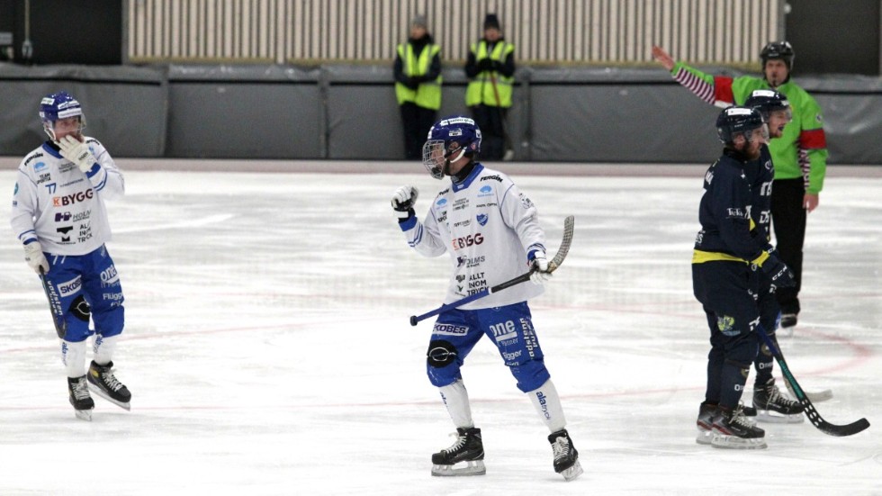 IFK Motala, här Philip Florén i Gubbängens hall, kommer att träna mer på bortaplan i höst och samlar in pengar för det.